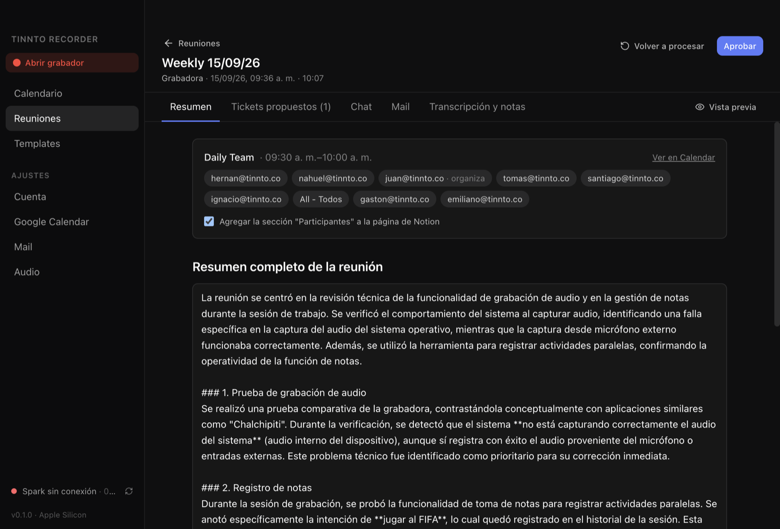 Tinnto Recorder mostrando el resumen de una reunión, con las pestañas de tickets, chat, mail y transcripción